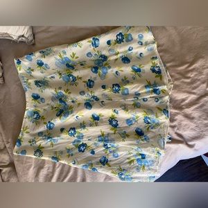 Vintage white floral skirt, size medium.